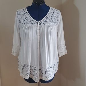 Kohl's Beautiful white lace blouse L